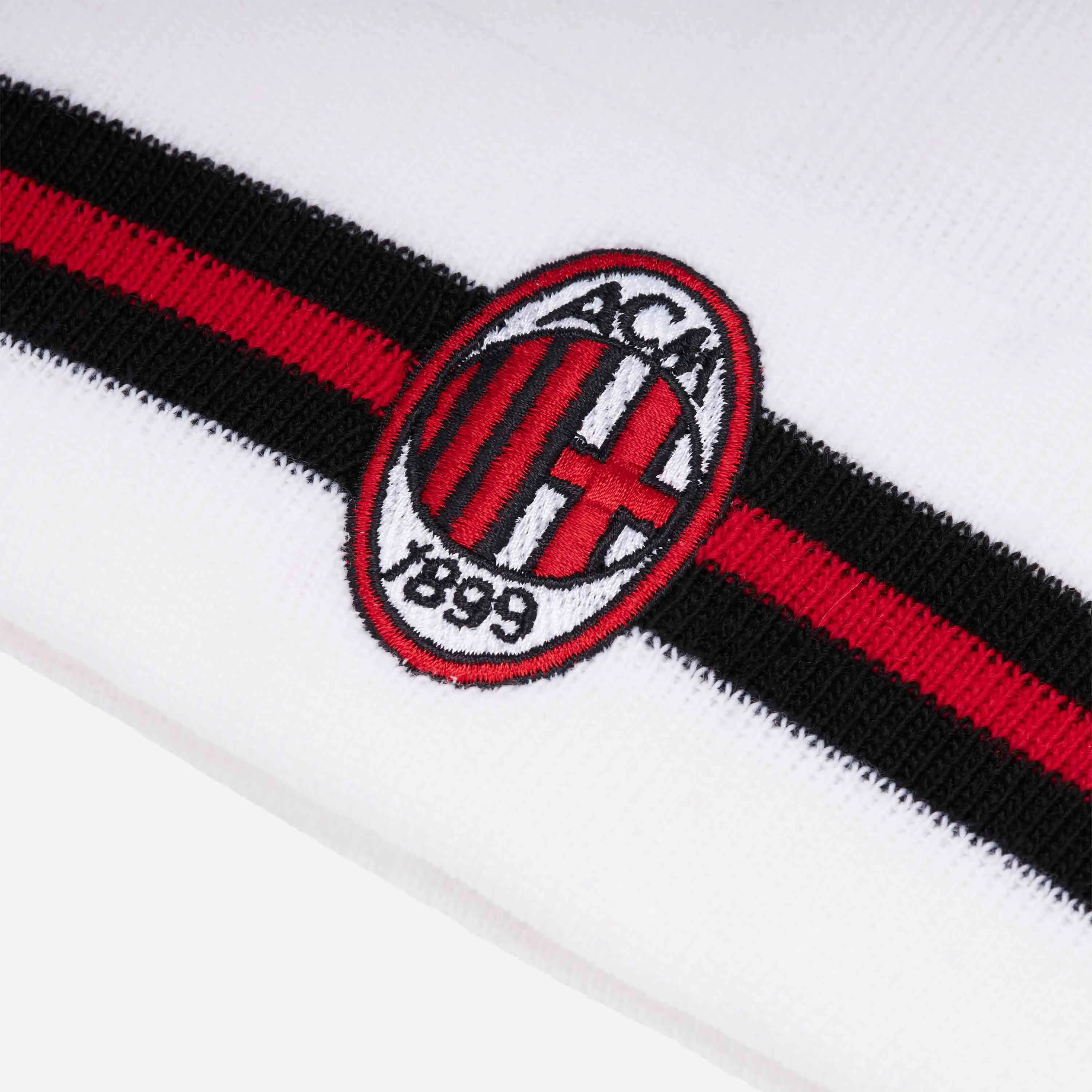 BERRETTO MILAN CON LOGO E BANDA A CONTRASTO