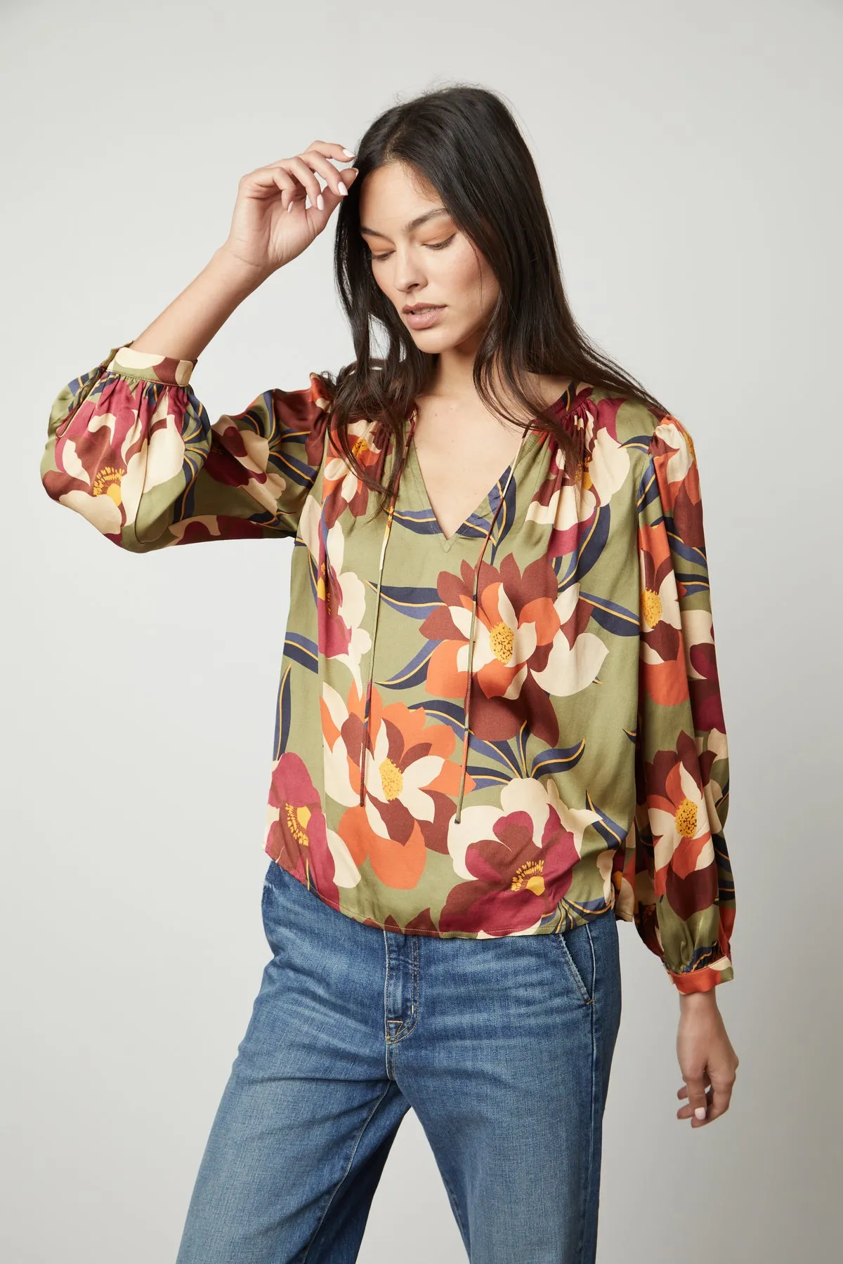 ISRA PRINTED V-NECK BLOUSE