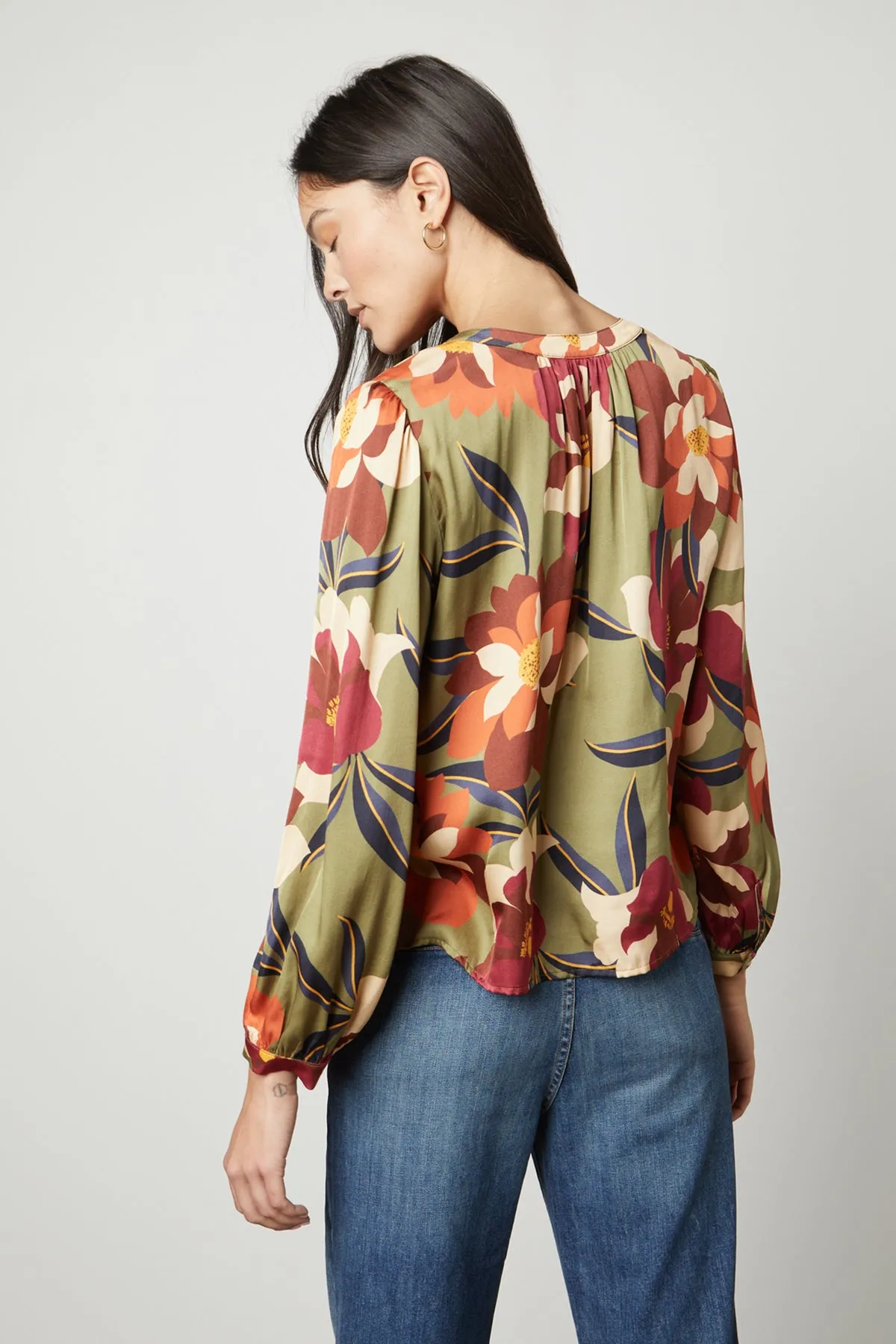 ISRA PRINTED V-NECK BLOUSE