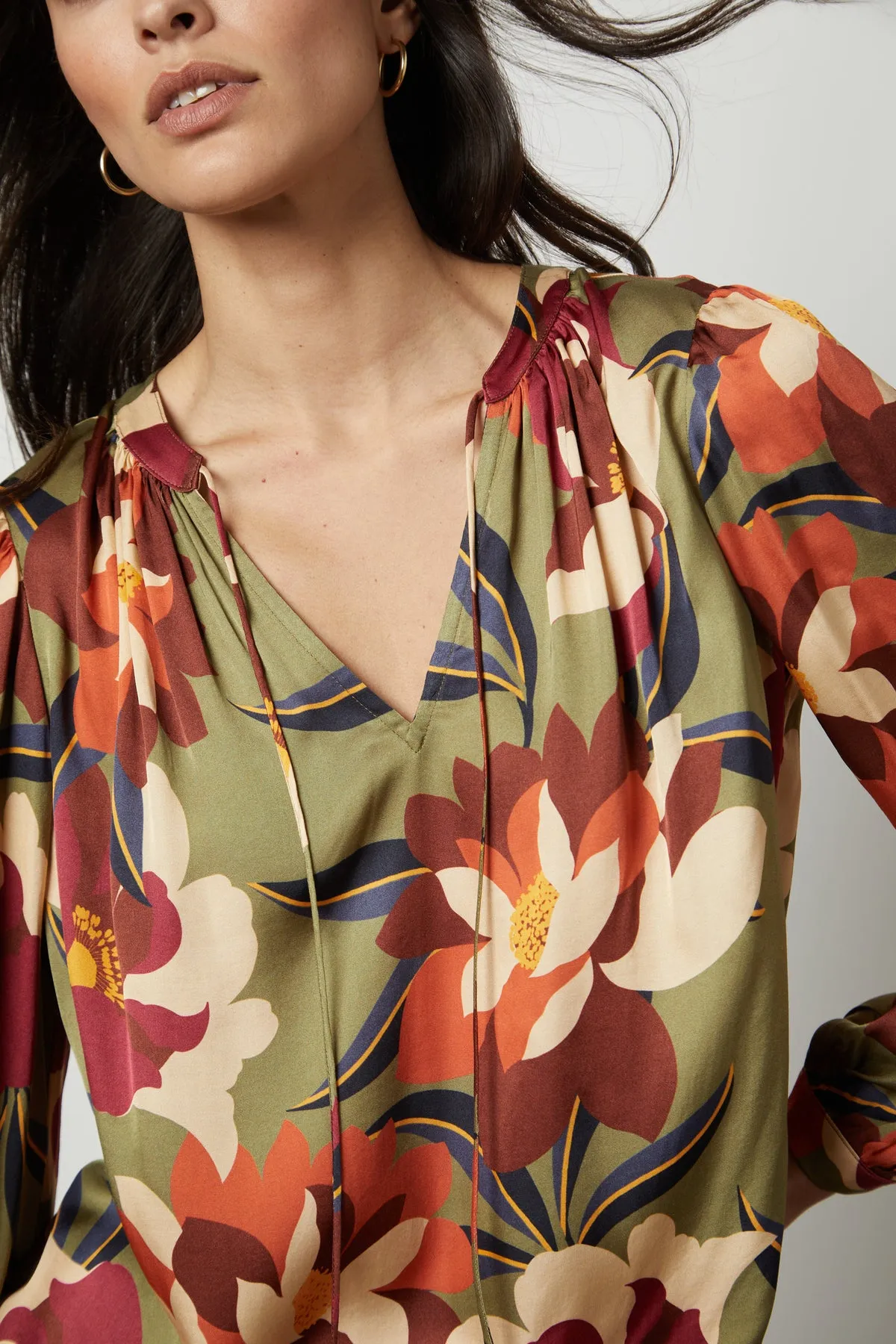 ISRA PRINTED V-NECK BLOUSE