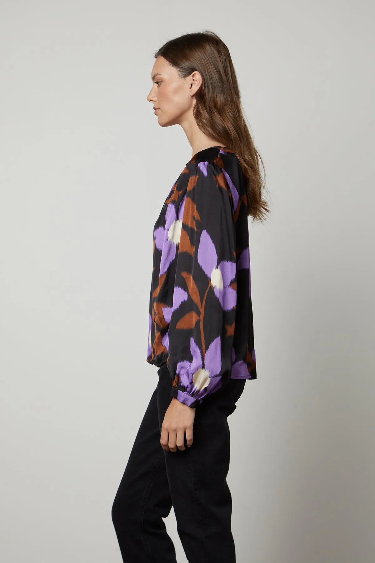 ISRA PRINTED V-NECK BLOUSE