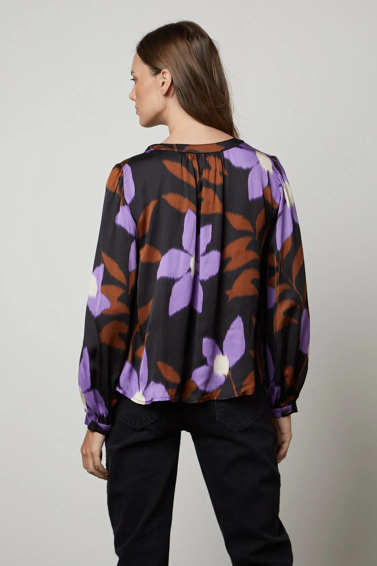 ISRA PRINTED V-NECK BLOUSE