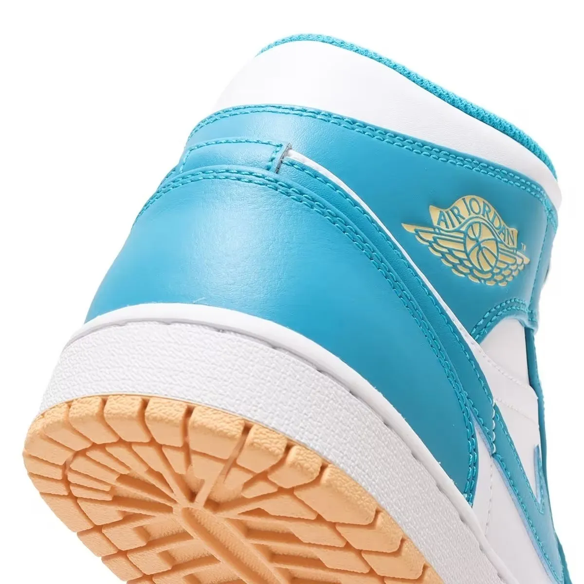 Jordan 1 Mid 'Aquatone'