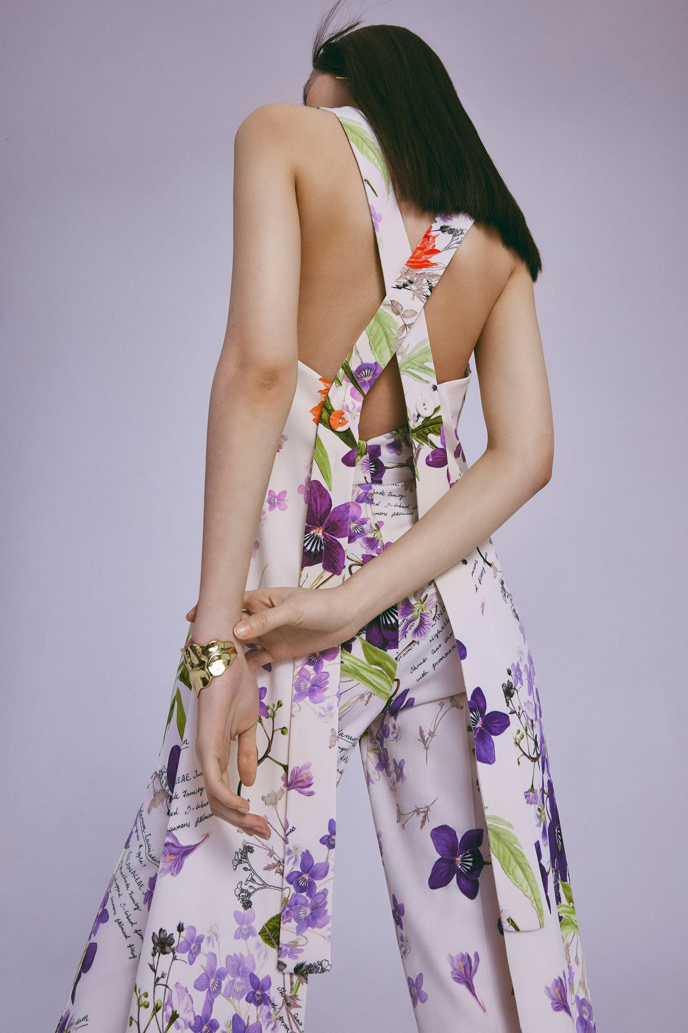 Scattering Viola and Tulipa Floral Compact Viscose Cross Back Top | Karen Millen