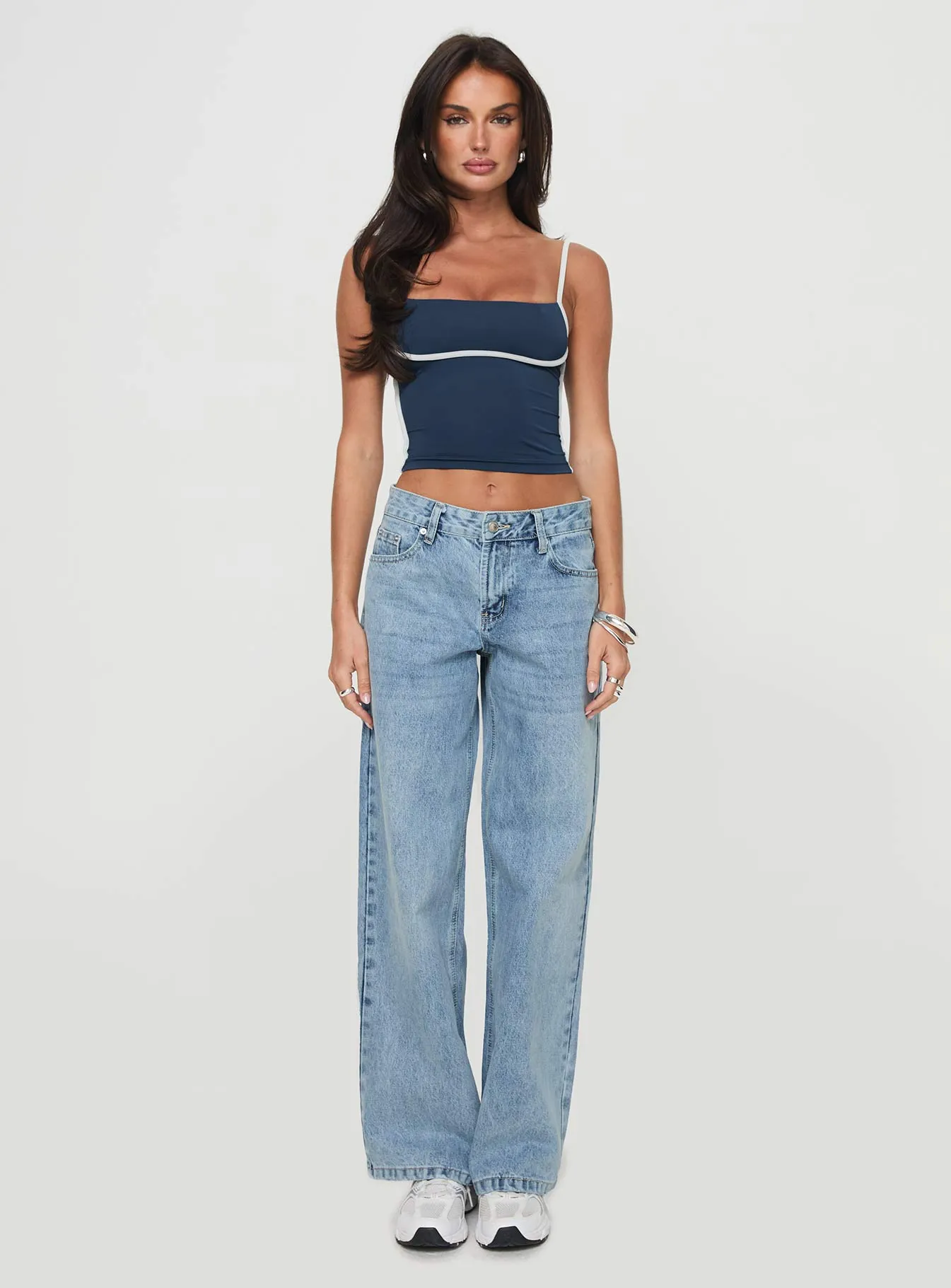 Serenitia Mid Rise Relaxed Jeans Light Wash