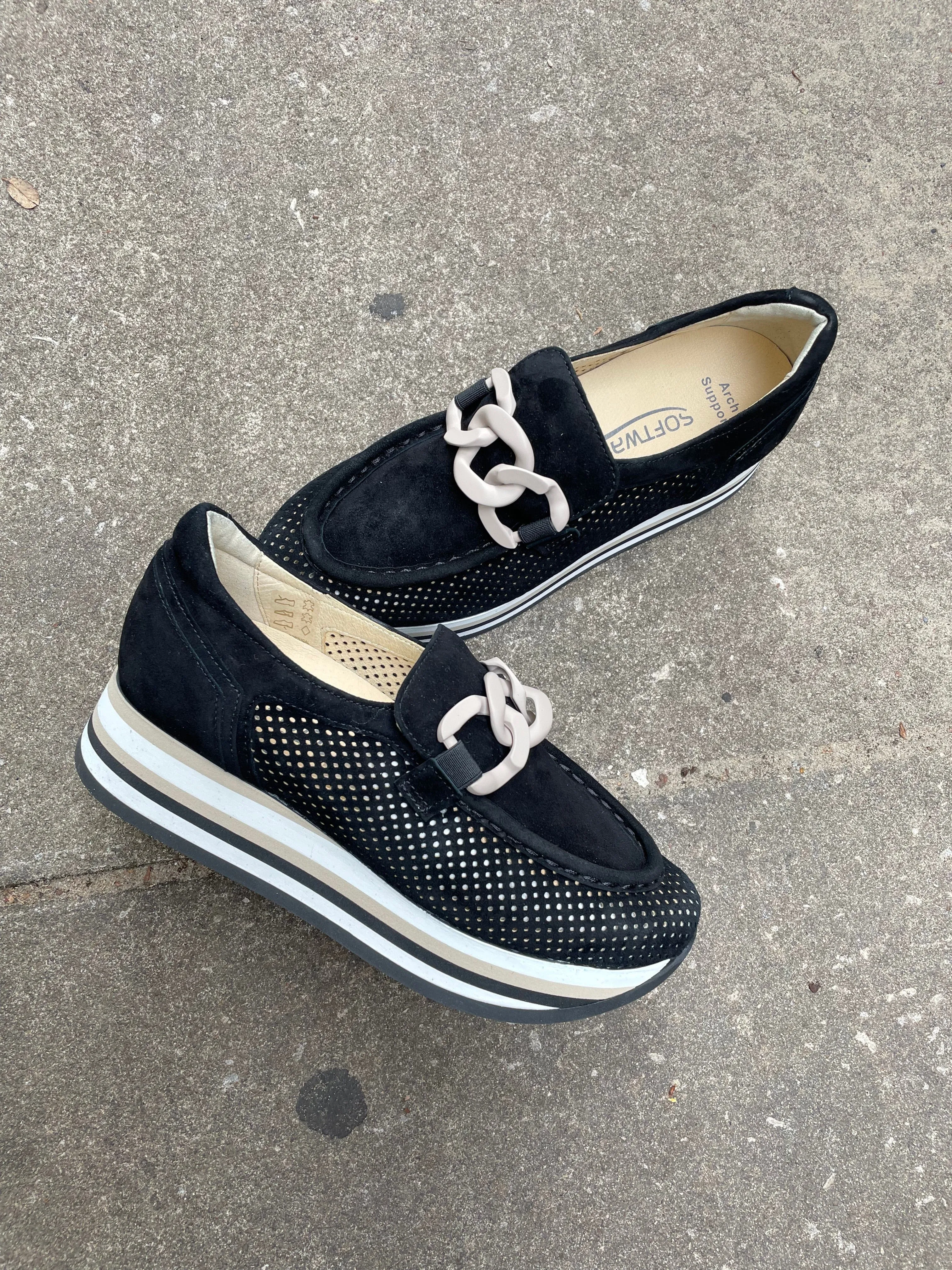 Softwaves CASSIE Black Slip-On Platform Sneaker